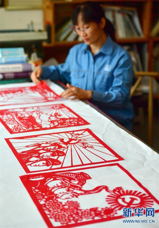 阔腿裤作为时尚的百搭单品，如何搭配才能打造时髦造型呢？游戏画面
