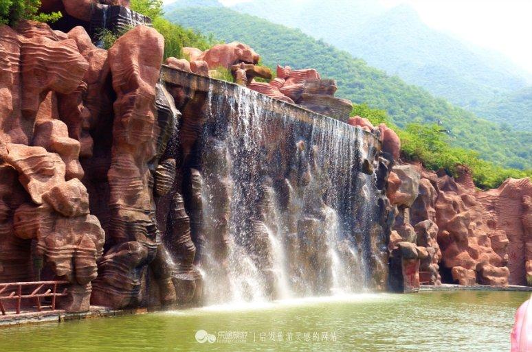 救援臭美男孩